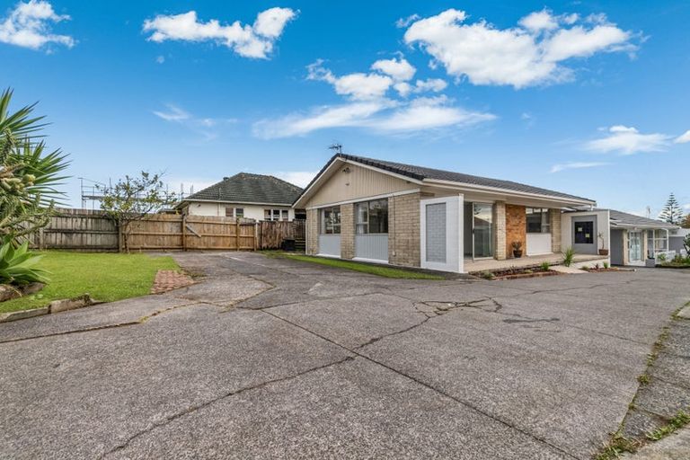 Photo of property in 1/3149 Great North Road, New Lynn, Auckland, 0600