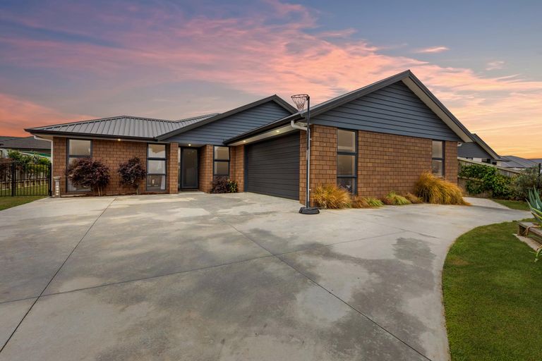 Photo of property in 15 Hoylake Place, Morrinsville, 3300