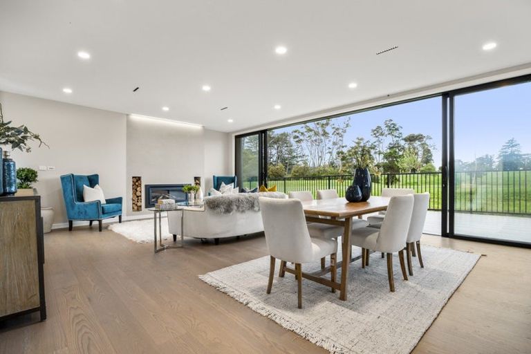 Photo of property in 14 Third Fairway Place, Albany, Auckland, 0632