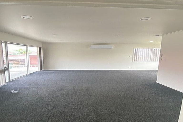 Photo of property in 14 Windoma Circle, Manukau, Auckland, 2025