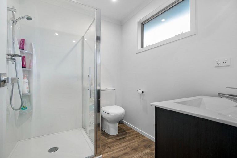 Photo of property in 72 Stratford Drive, Mount Pisa, Cromwell, 9383