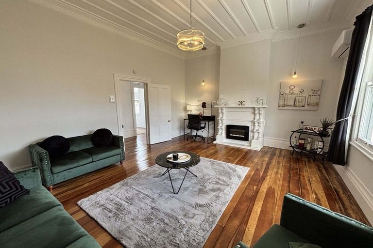 Photo of property in 10a Hereford Street, West End, Palmerston North, 4410