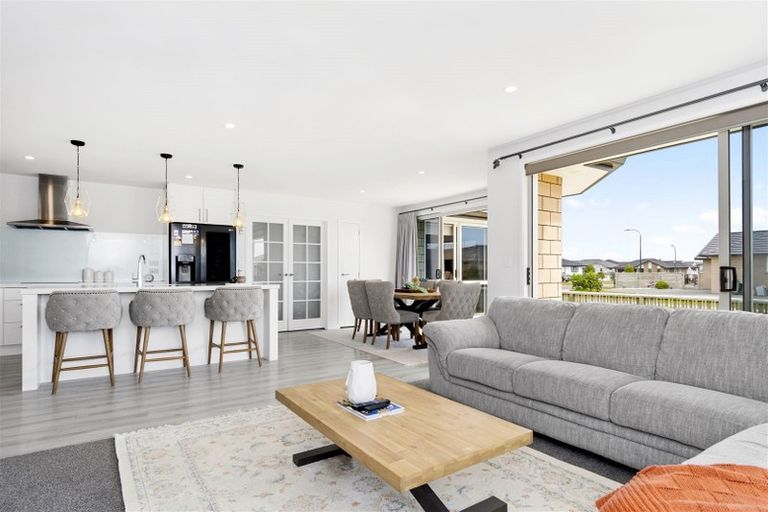 Photo of property in 4 Kotiate Street, Papamoa Beach, Papamoa, 3118