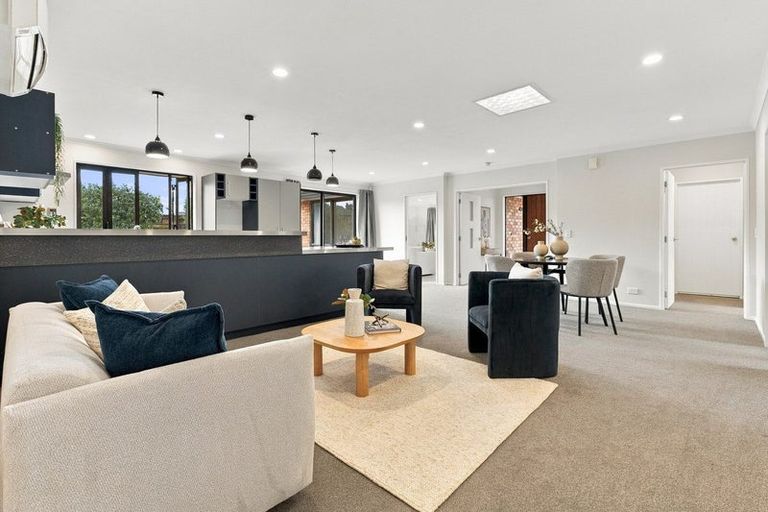 Photo of property in 21 Sorrento Place, Kelvin Grove, Palmerston North, 4414