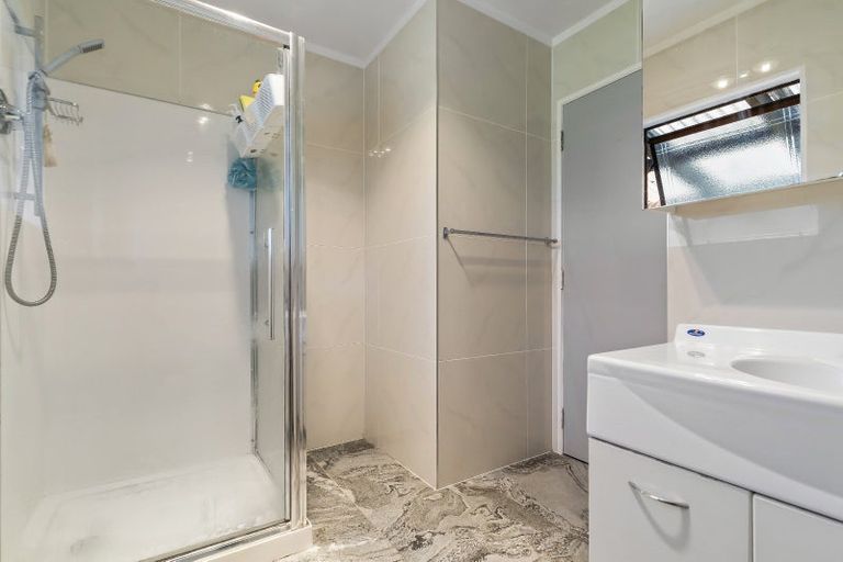 Photo of property in 1/98 Barrys Road, Glendene, Auckland, 0602