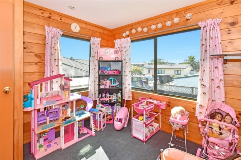 Photo of property in 2b Channel View Road, Clarks Beach, Pukekohe, 2679