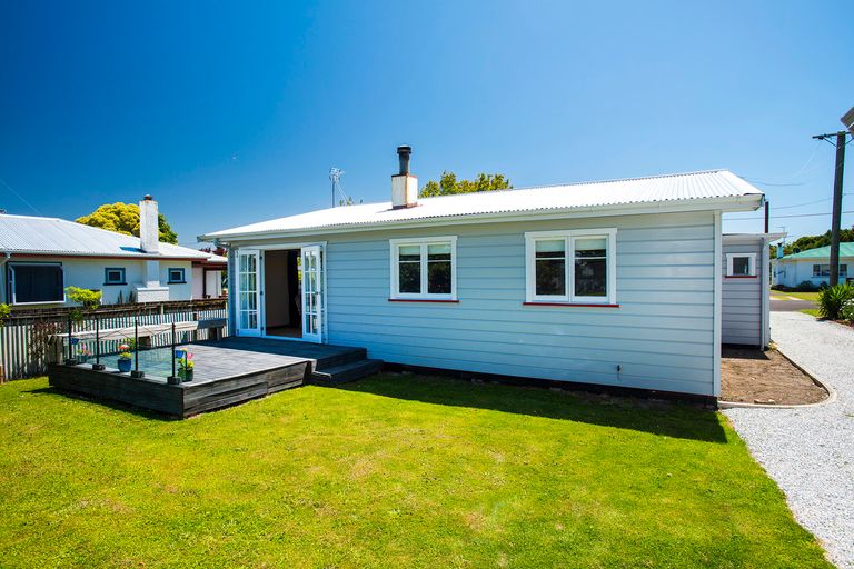 Photo of property in 16 Macdonald Street, Te Hapara, Gisborne, 4010