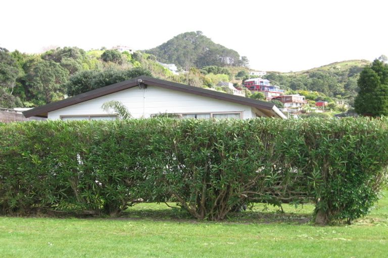 Photo of property in 14 Hahei Beach Road, Hahei, Whitianga, 3591
