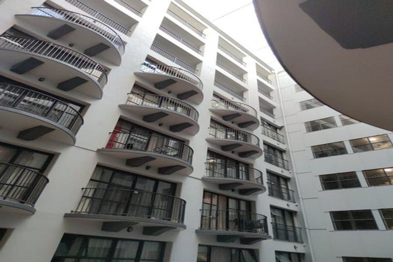 Photo of property in Atrium Apartments, 2i/154 The Terrace, Wellington Central, Wellington, 6011