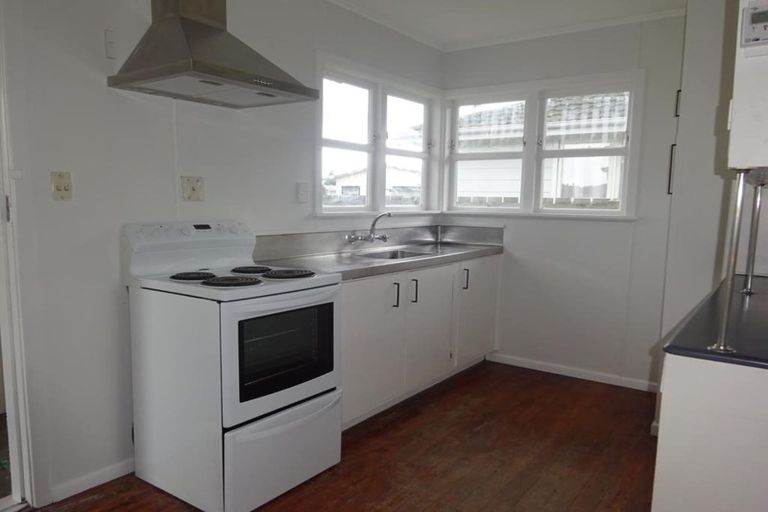 Photo of property in 615 Huia Street, Camberley, Hastings, 4120