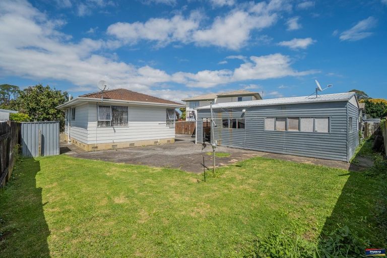 Photo of property in 11 Funnell Place, Manurewa, Auckland, 2102