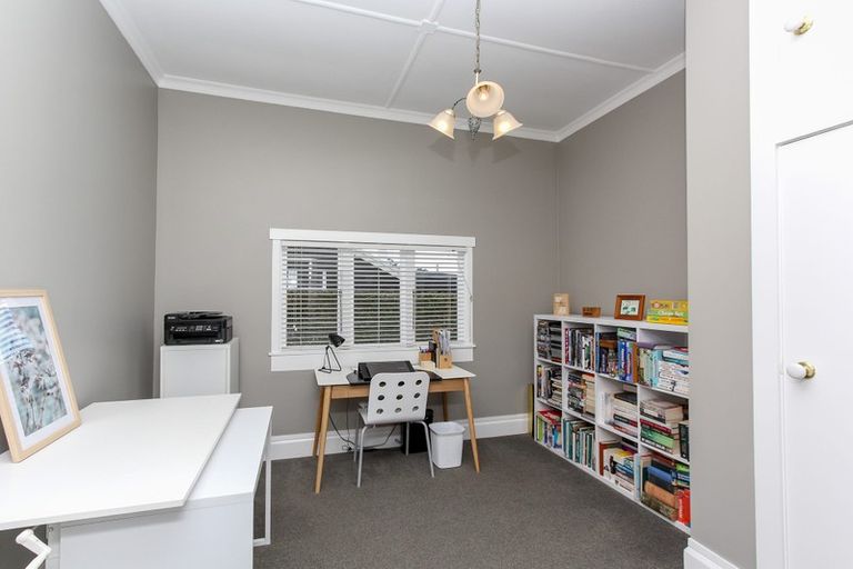 Photo of property in 31 Wallace Place, Westown, New Plymouth, 4310