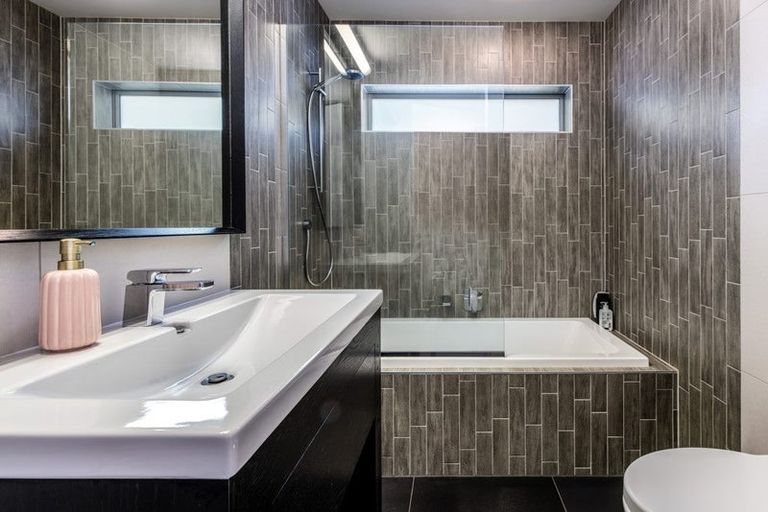 Photo of property in 42 Braemar Road, Rothesay Bay, Auckland, 0630