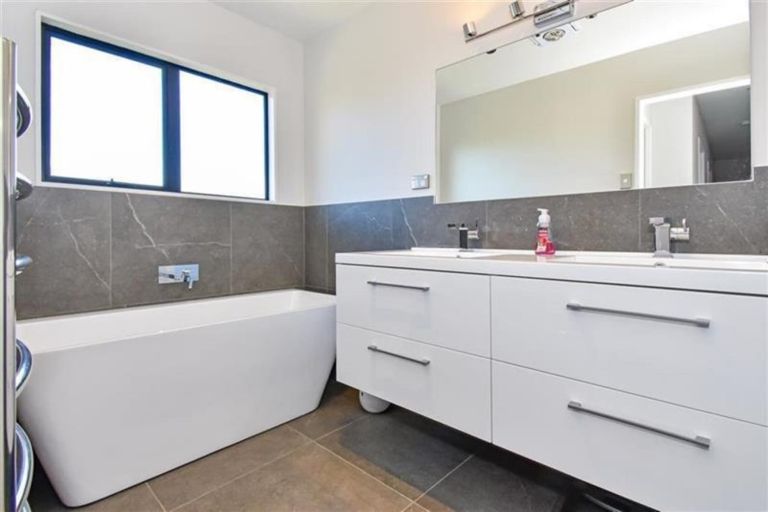 Photo of property in 50b Kauri Road, Pukekohe, 2120