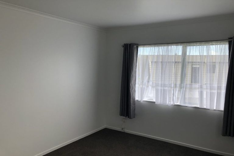 Photo of property in 12a Midgley Road, West Harbour, Auckland, 0618