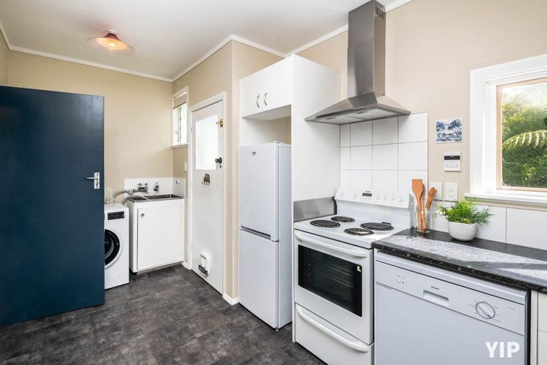 Photo of property in 23 Makara Road, Karori, Wellington, 6012