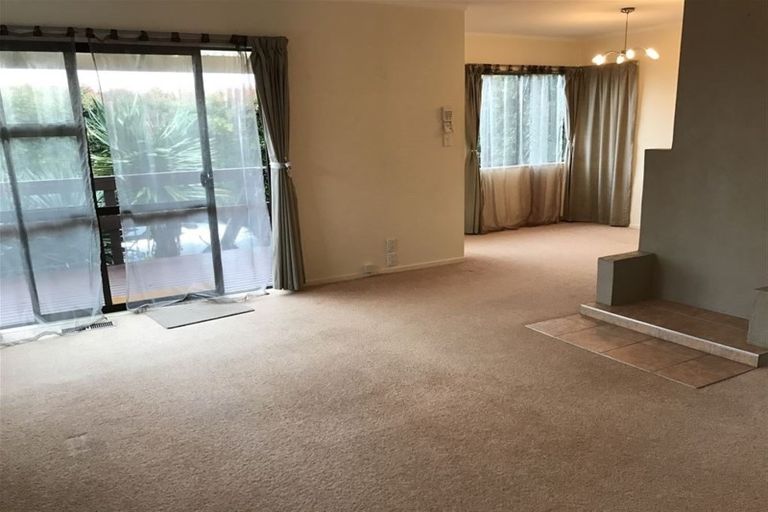 Photo of property in 8a Croydon Road, New Lynn, Auckland, 0600