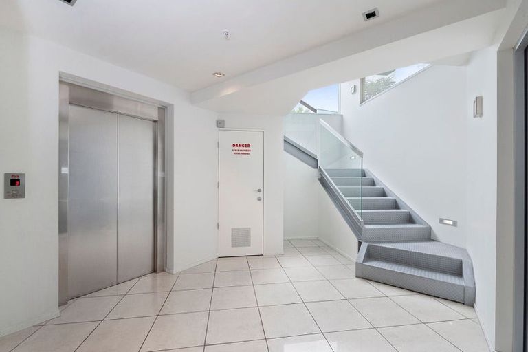 Photo of property in 11/2 Lowell Place, Waipahihi, Taupo, 3330