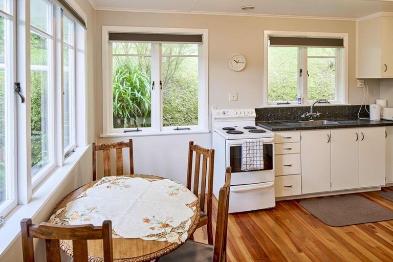 Photo of property in 381a Karori Road, Karori, Wellington, 6012