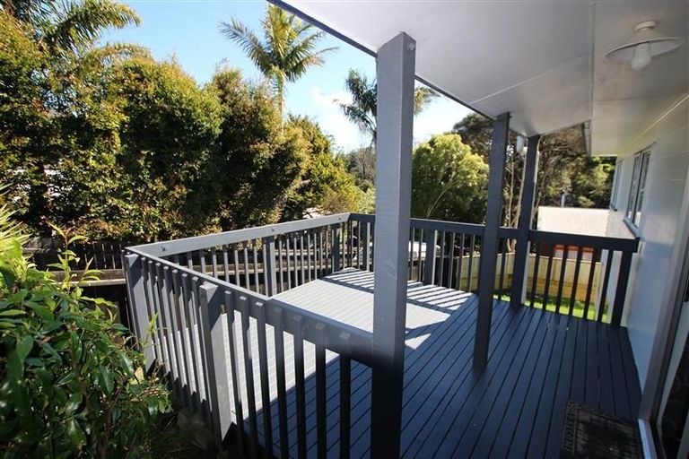 Photo of property in 15 Katrina Place, Massey, Auckland, 0614