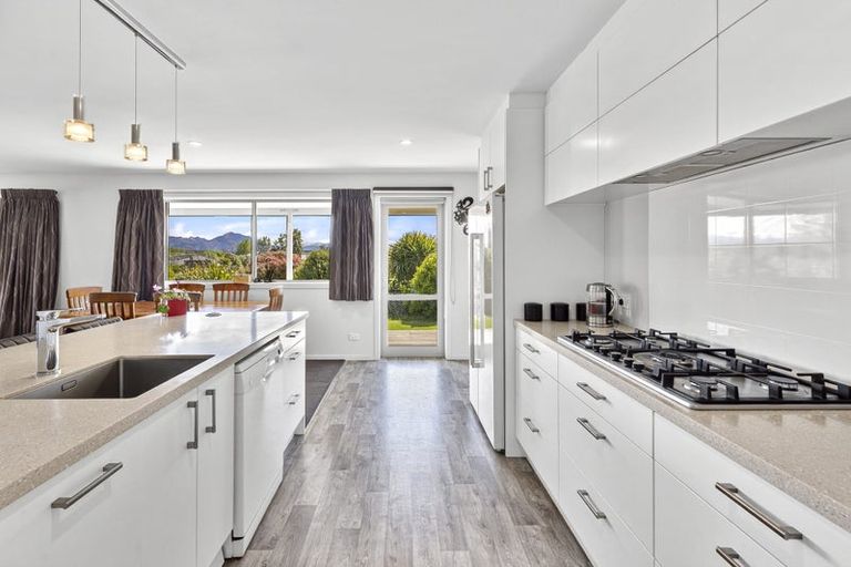 Photo of property in 1 Criffel Place, Luggate, Cromwell, 9383