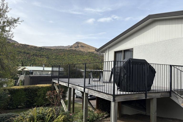 Photo of property in 18 Hood Crescent, Arrowtown, 9302