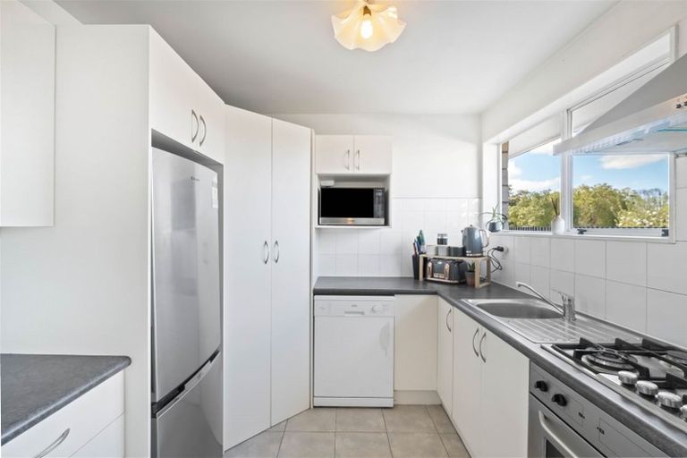 Photo of property in 22 Mckellar Place, Hornby, Christchurch, 8042