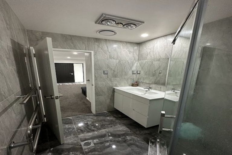 Photo of property in 5b Von Sturmer Street, Mangere East, Auckland, 2024