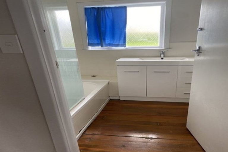 Photo of property in 12 Okareka Place, Pakuranga Heights, Auckland, 2010