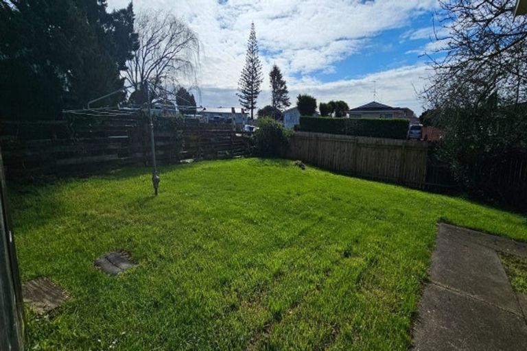 Photo of property in 2 Tuna Place, Manurewa, Auckland, 2102