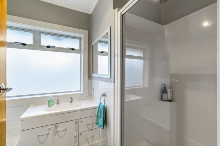 Photo of property in 2 Lynmore Drive, Hillpark, Auckland, 2102