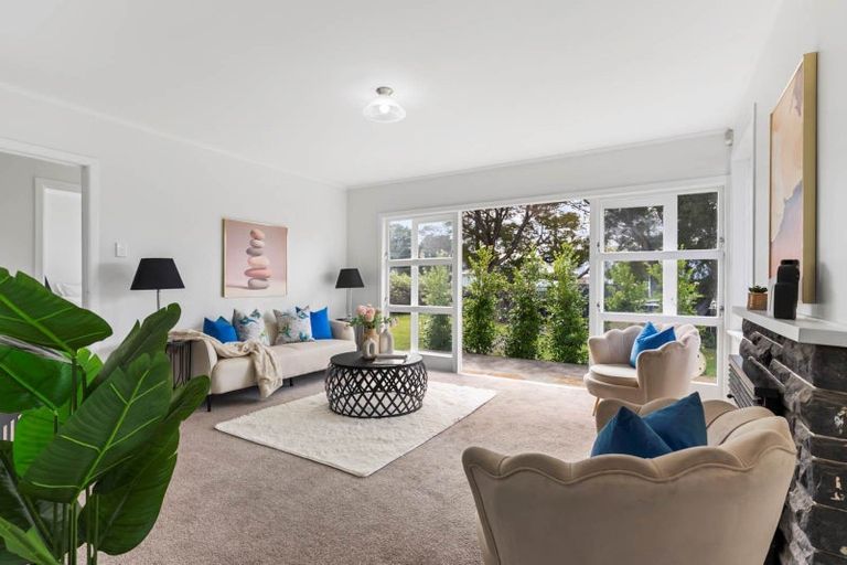 Photo of property in 11 Royal Arch Place, Rosehill, Papakura, 2113