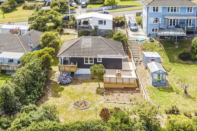 Photo of property in 6 Spur Grove, Titahi Bay, Porirua, 5022