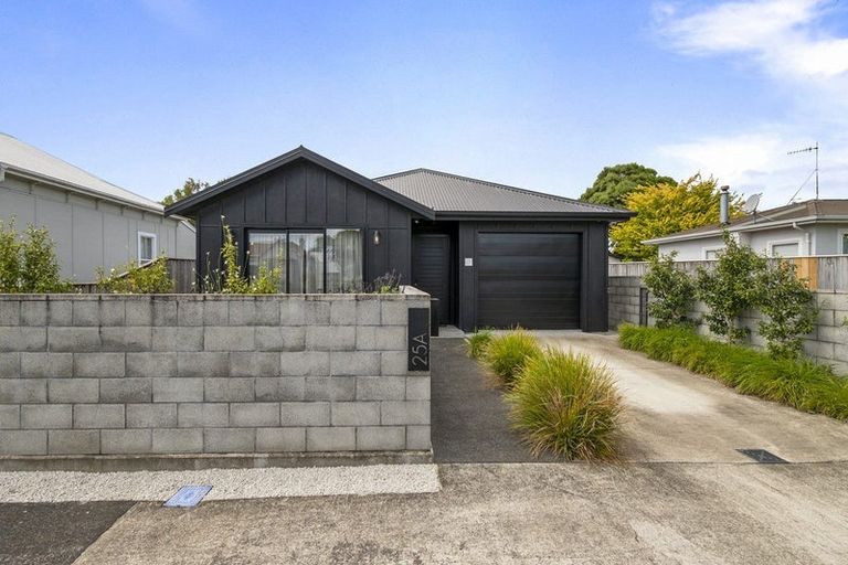 Photo of property in 25a Hereford Street, West End, Palmerston North, 4410