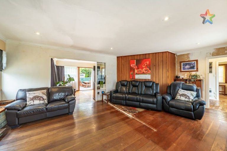 Photo of property in 21 Kennedy Grove, Stokes Valley, Lower Hutt, 5019
