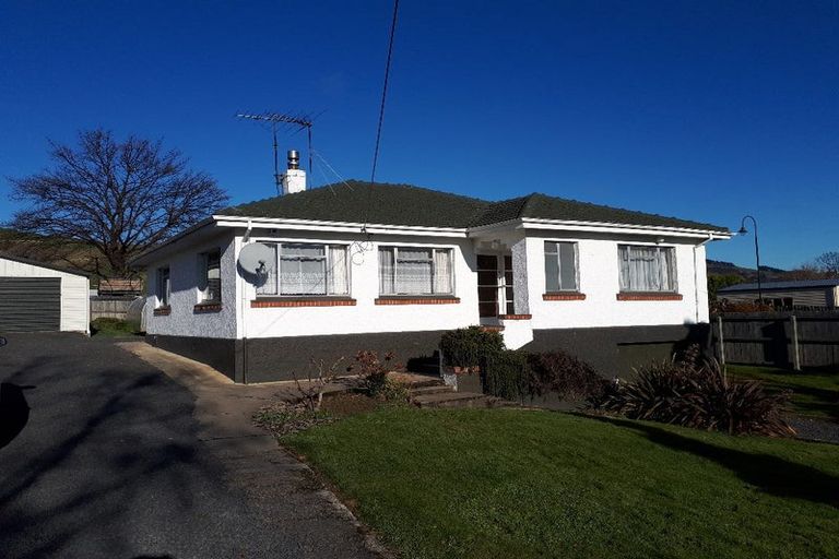 Photo of property in 98 Gladstone Road North, Mosgiel, 9024