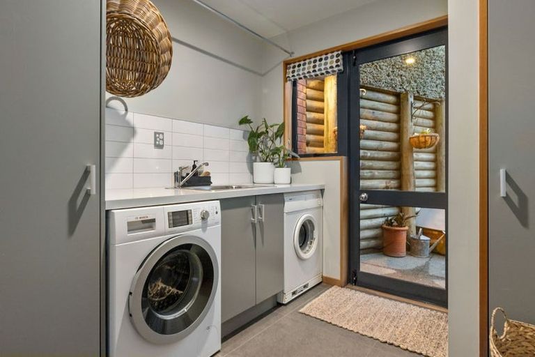 Photo of property in 2 Emerald Lane, Cashmere, Christchurch, 8022