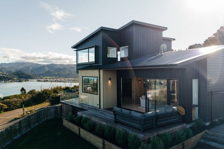 Photo of property in 196 Paku Drive, Tairua, 3508