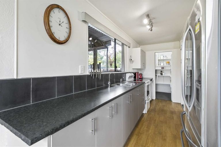 Photo of property in 12 Fitzherbert Avenue, West Harbour, Auckland, 0618