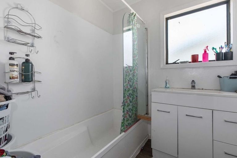 Photo of property in 1/35 Templeton Place, Clendon Park, Auckland, 2103