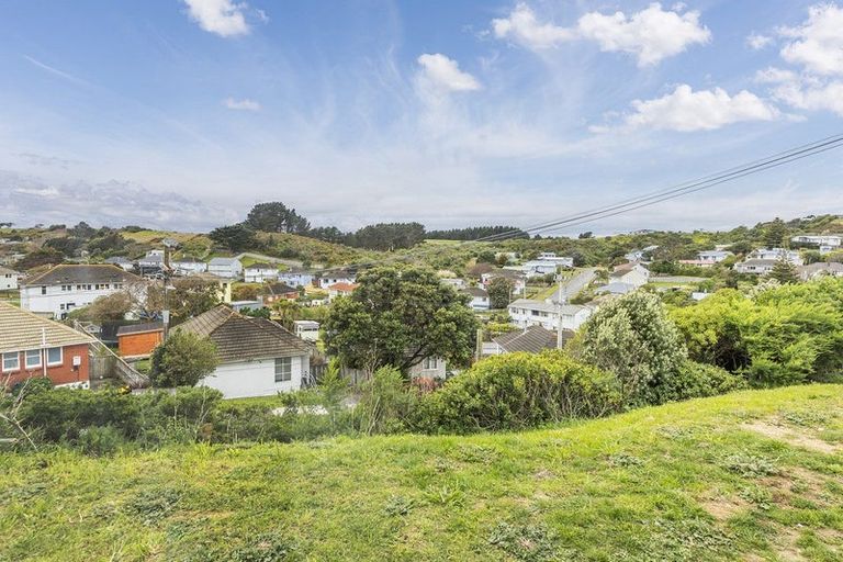 Photo of property in 1 Morere Street, Titahi Bay, Porirua, 5022
