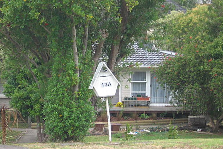 Photo of property in 2/13 Wykeham Place, Glenfield, Auckland, 0629