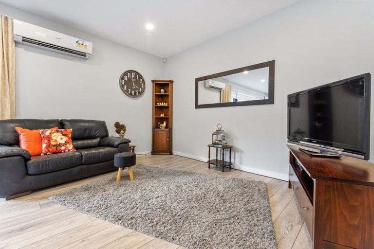 Photo of property in 64 Accolage Boulevard, Kumeu, 0810
