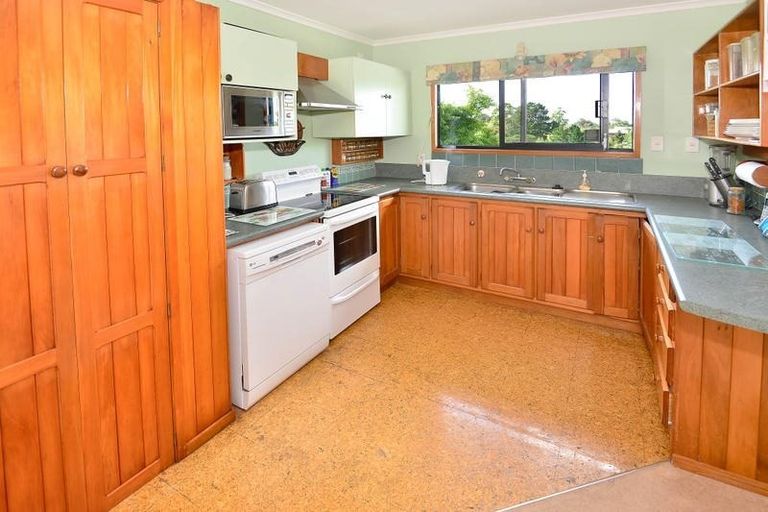 Photo of property in 197 Wade River Road, Wade Heads, Whangaparaoa, 0932