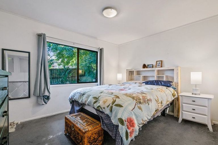 Photo of property in 12 Lendenfeld Drive, Papatoetoe, Auckland, 2025