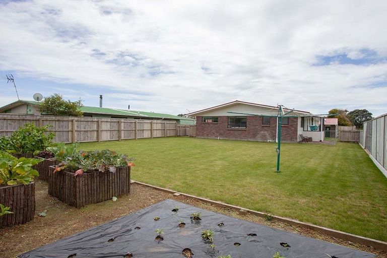 Photo of property in 7 Te Whena Place, Waitara, 4320