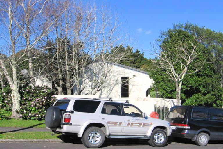 Photo of property in 12 Kingsclere Place, Goodwood Heights, Auckland, 2105