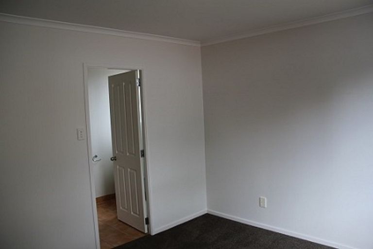 Photo of property in 28 Les Marston Place, Pukekohe, 2120