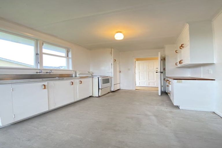 Photo of property in 51 Potter Avenue, Northcote, Auckland, 0627