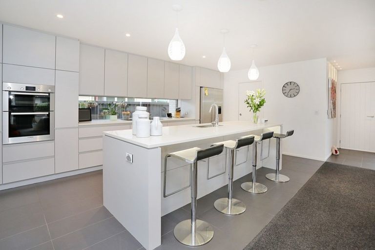 Photo of property in 28 Northside Drive, Waikiwi, Invercargill, 9810